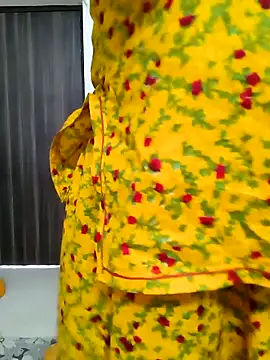 Snapshot of MISS_RIYA14 chatting on 10-01-25, 05:24 MISS RIYA14 online show from 10-01-25, 05:24