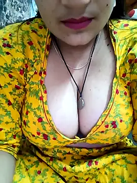 Snapshot of MISS_RIYA14 chatting on 10-17-25, 05:43 MISS RIYA14 online show from 10-17-25, 05:43