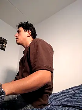 Snapshot of douglaszaens chatting on 03-25-26, 02:50 douglaszaens online show from 03-25-26, 02:50