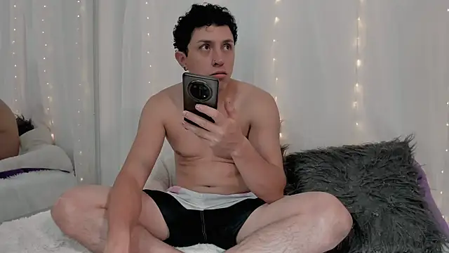 Snapshot of douglaszaens chatting on 04-04-26, 03:05 douglaszaens online show from 04-04-26, 03:05