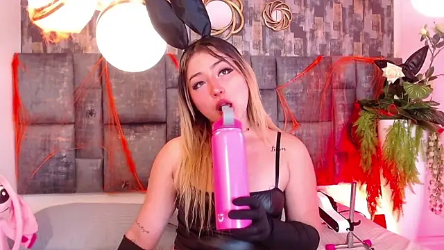 Snapshot of PatyLawrence chatting on 11-01-25, 11:07 PatyLawrence online show from 11-01-25, 11:07