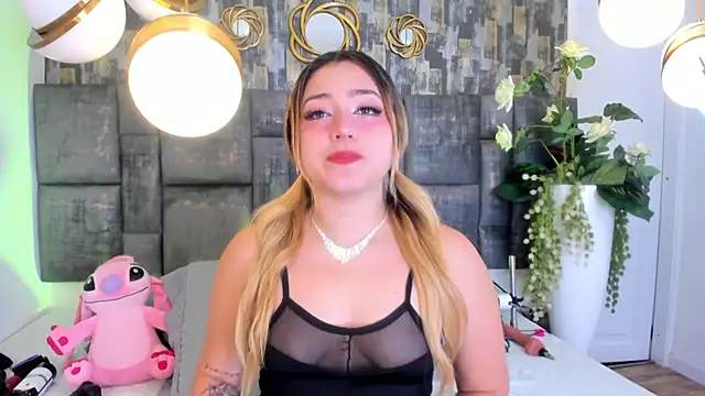 Snapshot of PatyLawrence chatting on 11-11-25, 04:12 PatyLawrence online show from 11-11-25, 04:12