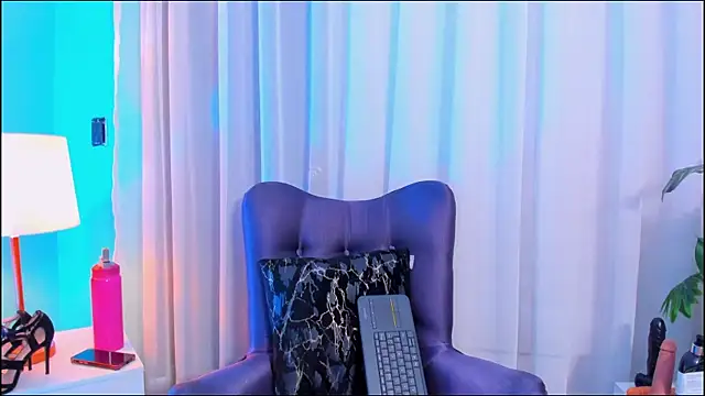 Snapshot of PatyLawrence chatting on 02-24-26, 04:10 PatyLawrence online show from 02-24-26, 04:10