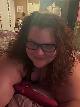 Snapshot of Fatpussybigass chatting on 05-10-26, 03:44 Fatpussybigass online show from 05-10-26, 03:44