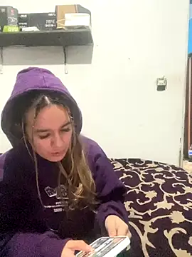 tetutamy online show from 11-18-25, 02:28