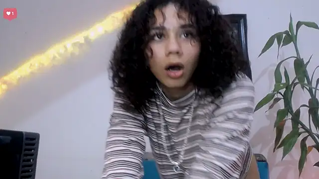 Snapshot of Nocturnawitch chatting on 09-16-25, 04:02 Nocturnawitch online show from 09-16-25, 04:02