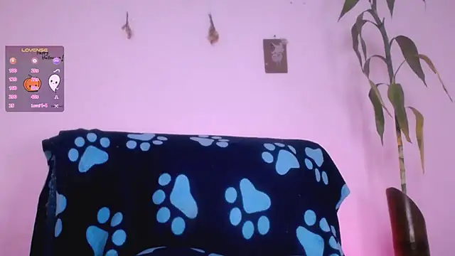 Snapshot of Nocturnawitch chatting on 10-03-25, 02:47 Nocturnawitch online show from 10-03-25, 02:47