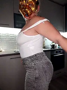 BigAssMom  online show from 04-05-26, 07:55