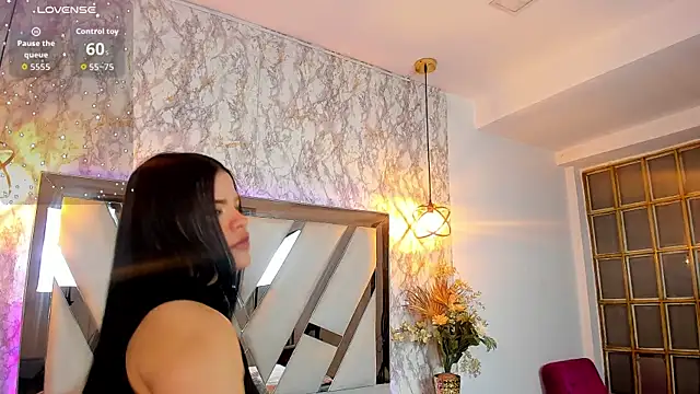 Aisha poweer online show from 10-13-25, 02:55