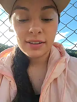 Snapshot of Camila_Ord chatting on 10-21-25, 09:37 Camila Ord online show from 10-21-25, 09:37