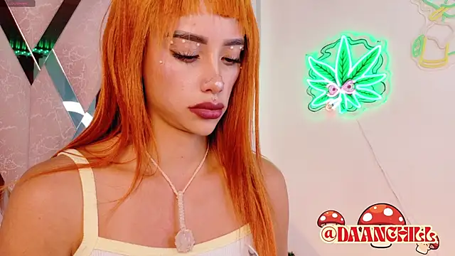 ScarlettRusso1 online show from 04-15-26, 07:58