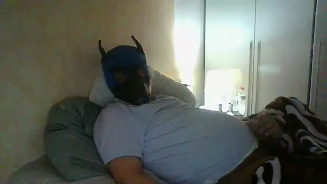 Snapshot of soumicuckold1 chatting on 03-17-26, 11:41 soumicuckold1 online show from 03-17-26, 11:41