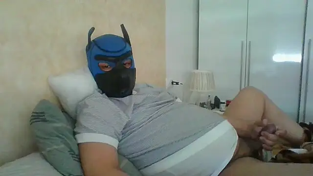 Snapshot of soumicuckold1 chatting on 04-05-26, 12:24 soumicuckold1 online show from 04-05-26, 12:24