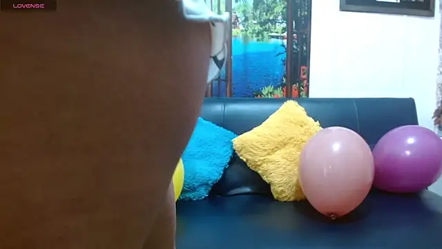 Snapshot of gigi_gilt_ chatting on 11-15-25, 04:21 gigi gilt online show from 11-15-25, 04:21