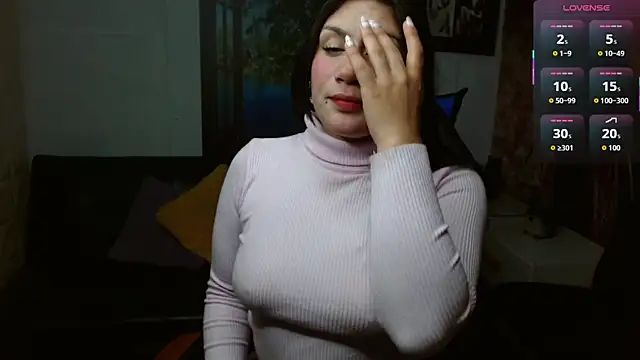 Snapshot of gigi_gilt_ chatting on 11-16-25, 04:07 gigi gilt online show from 11-16-25, 04:07