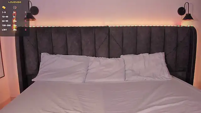 Sophie Smith19  online show from 11-26-25, 02:07