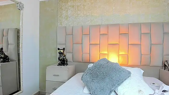 cloesummerr  online show from 11-25-25, 01:22