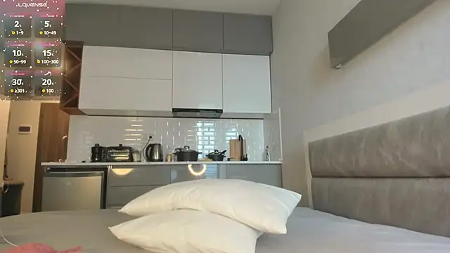 Clarity Yumi online show from 09-10-25, 05:29