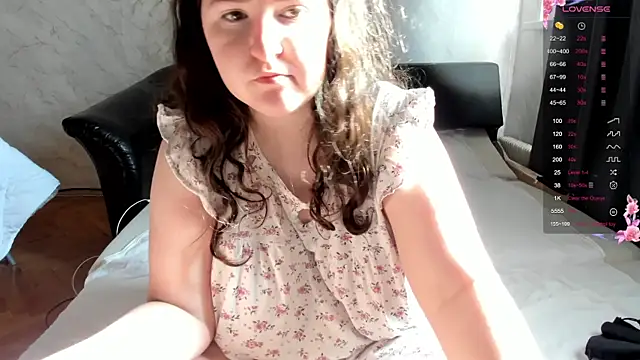 Snapshot of alice_allens chatting on 05-17-26, 04:54 alice allens online show from 05-17-26, 04:54