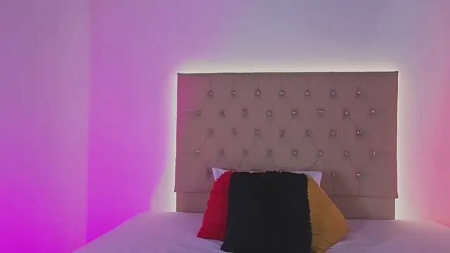 Zafiro  Brown online show from 11-12-25, 11:54