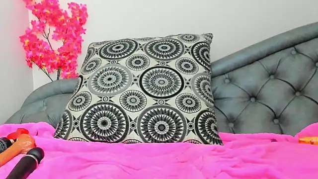 Dafne Mel online show from 09-13-25, 01:55