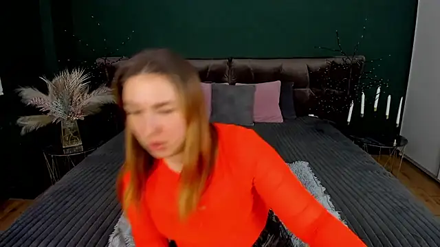 Snapshot of Sofii_darling chatting on 02-10-26, 05:39 Sofii darling online show from 02-10-26, 05:39