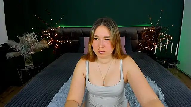 Snapshot of Sofii_darling chatting on 02-11-26, 05:40 Sofii darling online show from 02-11-26, 05:40