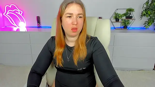 Snapshot of Sofii_darling chatting on 02-13-26, 05:42 Sofii darling online show from 02-13-26, 05:42