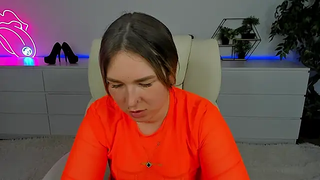 Snapshot of Sofii_darling chatting on 03-13-26, 05:41 Sofii darling online show from 03-13-26, 05:41