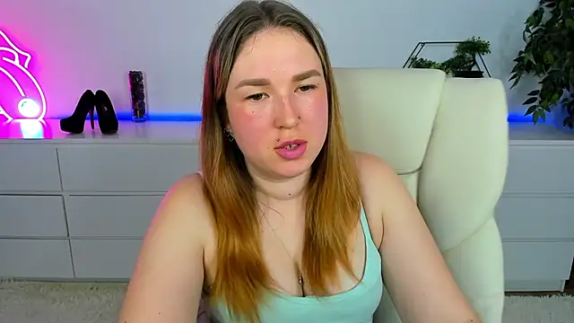 Snapshot of Sofii_darling chatting on 03-16-26, 05:39 Sofii darling online show from 03-16-26, 05:39