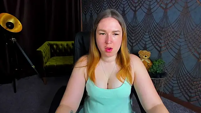 Snapshot of Sofii_darling chatting on 03-27-26, 05:34 Sofii darling online show from 03-27-26, 05:34