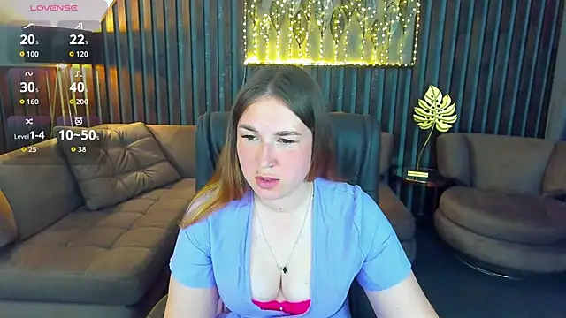 Snapshot of Sofii_darling chatting on 06-14-26, 04:31 Sofii darling online show from 06-14-26, 04:31