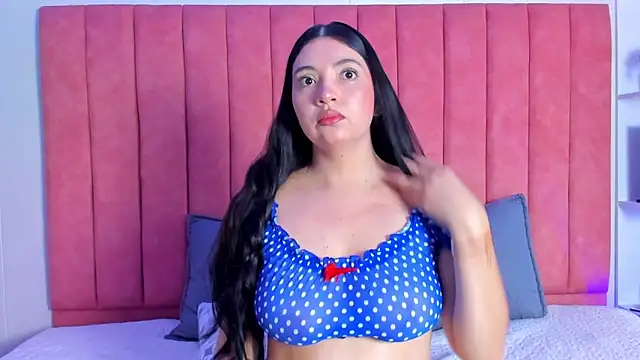 ashley Olsen online show from 10-12-25, 03:38