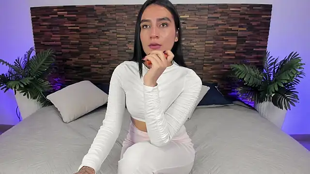 debra win online show from 10-22-25, 04:02