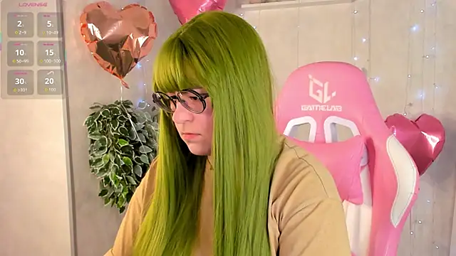 Snapshot of Michelle_Wilsson chatting on 02-15-26, 07:27 Michelle Wilsson online show from 02-15-26, 07:27