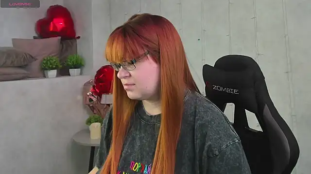 Snapshot of Michelle_Wilsson chatting on 03-28-26, 08:03 Michelle Wilsson online show from 03-28-26, 08:03