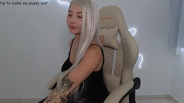 Snapshot of Miss-Brazil chatting on 02-17-26, 12:34 Miss-Brazil online show from 02-17-26, 12:34