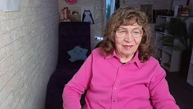 Snapshot of Betty_Brick chatting on 05-30-26, 04:59 Betty Brick online show from 05-30-26, 04:59