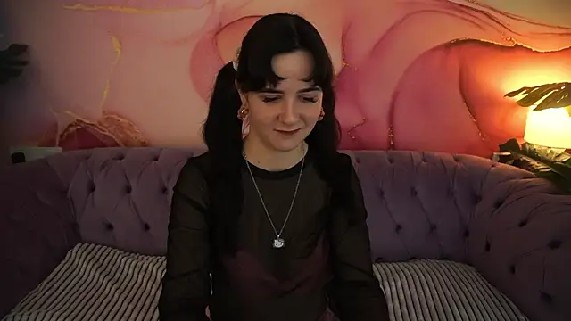 BerryDiva online show from 11-17-25, 09:42