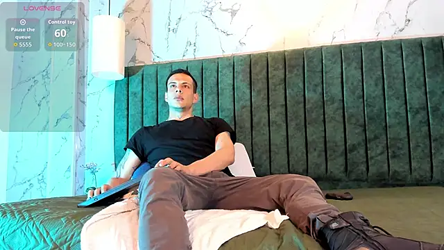 Dustin Sonne online show from 09-19-25, 03:41