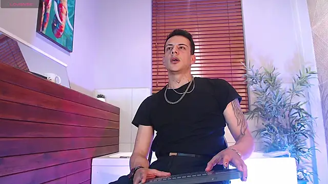 Dustin Sonne online show from 11-17-25, 03:34