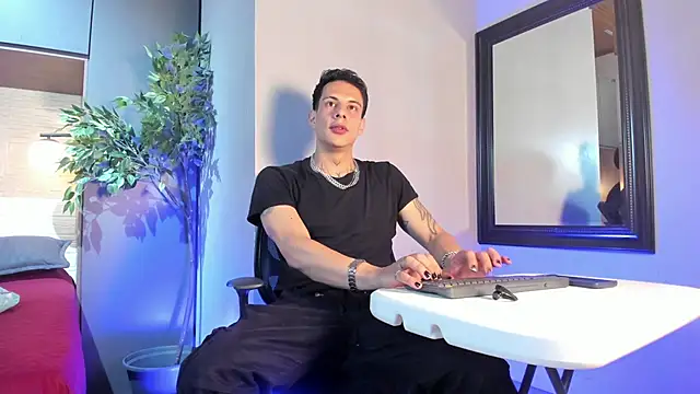 Snapshot of Dustin_Sonne chatting on 06-30-26, 09:27 Dustin Sonne online show from 06-30-26, 09:27