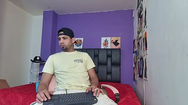 ashtoncooperr online show from 03-23-26, 06:01