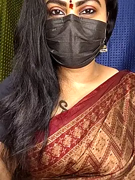 Snapshot of honey-flower chatting on 09-25-25, 02:04 honey-flower online show from 09-25-25, 02:04