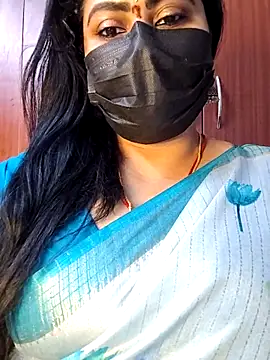 Snapshot of honey-flower chatting on 10-15-25, 12:38 honey-flower online show from 10-15-25, 12:38