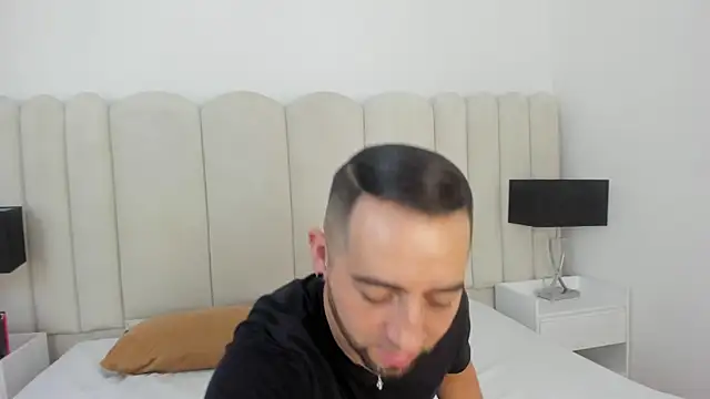 Snapshot of Lushian_ chatting on 05-20-26, 03:51 Lushian online show from 05-20-26, 03:51