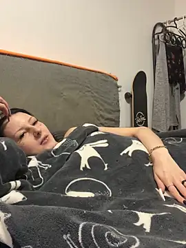 Snapshot of Seductively4_20 chatting on 10-21-25, 12:06 Seductively4 20 online show from 10-21-25, 12:06