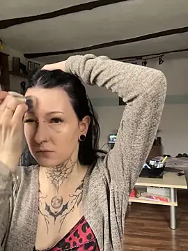 Snapshot of Seductively4_20 chatting on 10-22-25, 01:00 Seductively4 20 online show from 10-22-25, 01:00