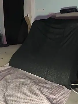 Snapshot of Seductively4_20 chatting on 10-27-25, 09:08 Seductively4 20 online show from 10-27-25, 09:08