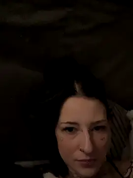 Snapshot of Seductively4_20 chatting on 11-11-25, 10:37 Seductively4 20 online show from 11-11-25, 10:37